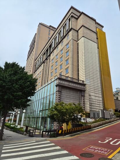 임피리얼 팰리스 호텔 - 강남 멀리건 쩜오 위치